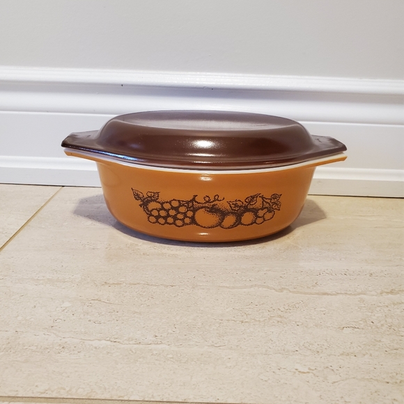Vintage PYREX Old Orchard Baking Dish 1.5 … - Picture 1 of 7